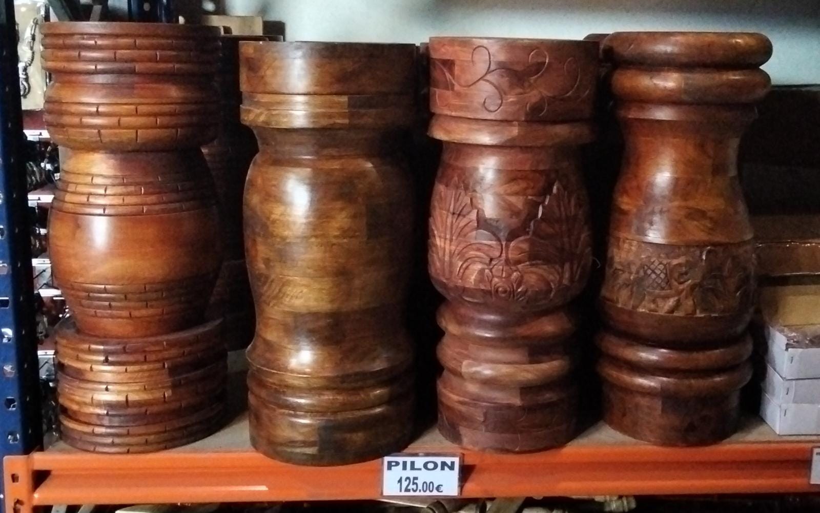 Baba Orisanla totems de madera